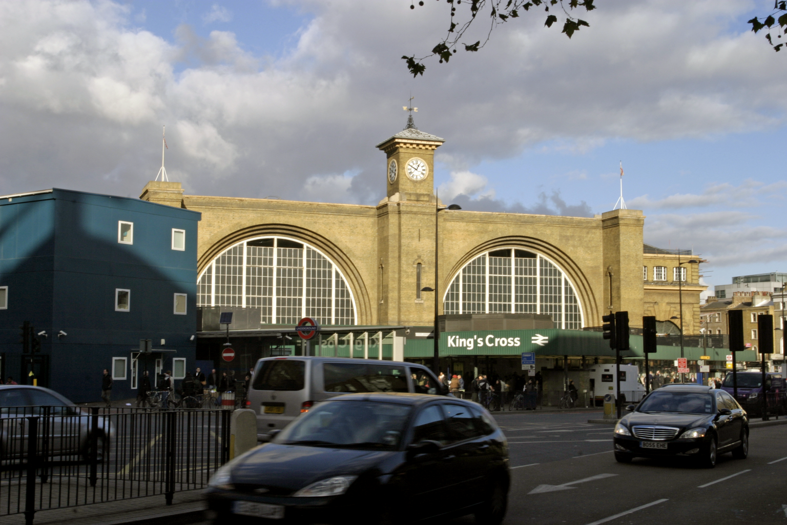 Kings Cross station frontage, 2007.