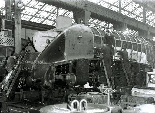 The boiler Mallard carries in preservation, number 27965, was built as part of a final batch of spare boilers built in 1960. When new it was fitted to 60009 Union of South Africa in February 1960, being removed in June 1961. It was then fitted to Mallard during the engine's final General Overhaul, in July-August 1961. © National Railway Museum / SSPL