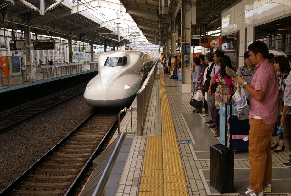 The N700 Shinkansen arriving at Tokyo Station