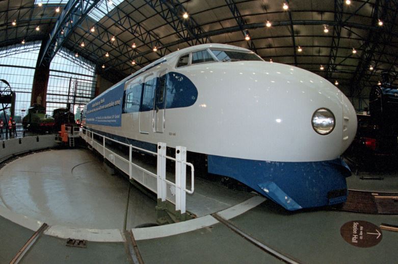 Power Car number 22-141 on the turntable in the Great Hall of the museum. This Shinkansen, an example of the first generation of these trains, was donated major Japanese train operator JR West.