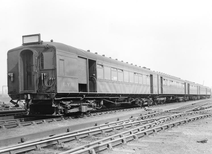 A Lancashire and Yorkshire electric train of the type that was still in use at the time of the Irk Valley accident