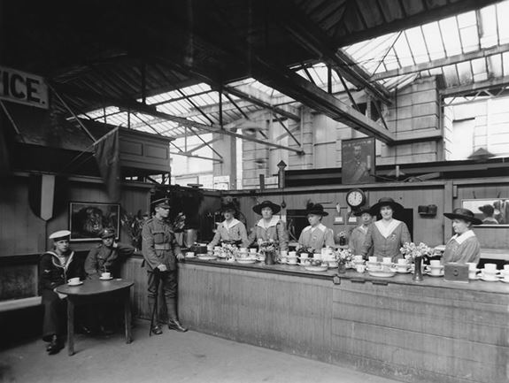 Ladies serving Sailors and Soldiers at Paddington Station c.1914