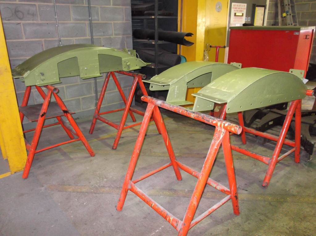 The splashers have been repaired and now have received their first coat of paint.