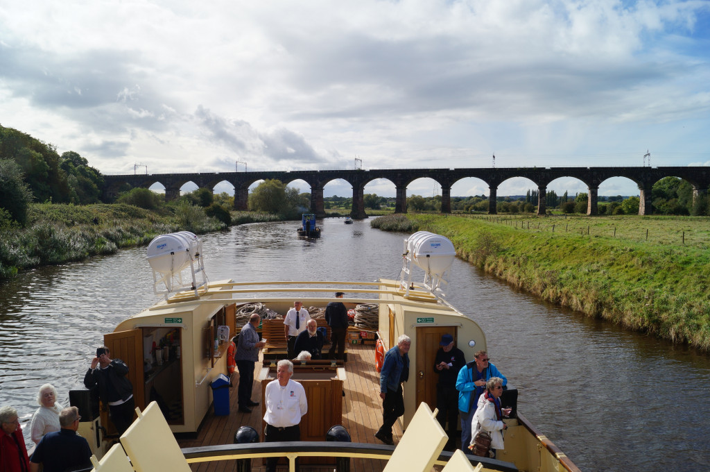 'The Danny' heads along the Weaver to the Dutton viaduct