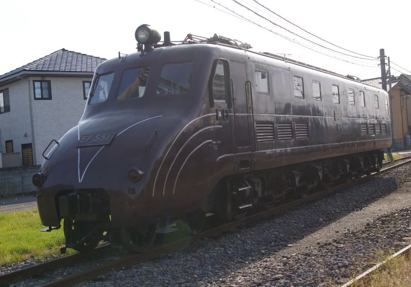 EF 551 is a pre-war electric locomotive (1936) built for use on the Tokaido line: a pre-war predecessor to the Shinkansen. Nicknamed ‘Moomin’.