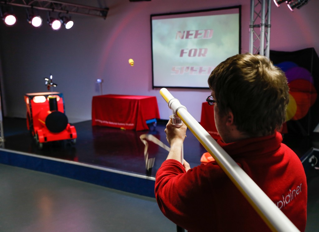 Firing rockets with the help of a vacuum cleaner