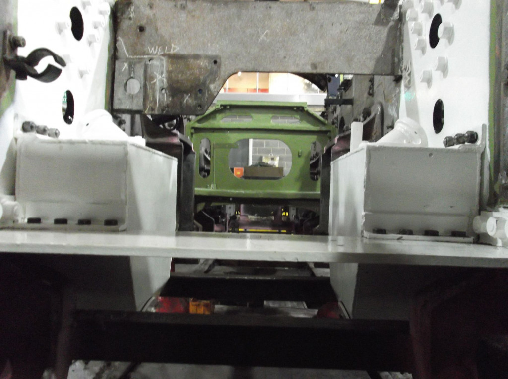 Both sandboxes for the centre driving wheels are now fully fitted.