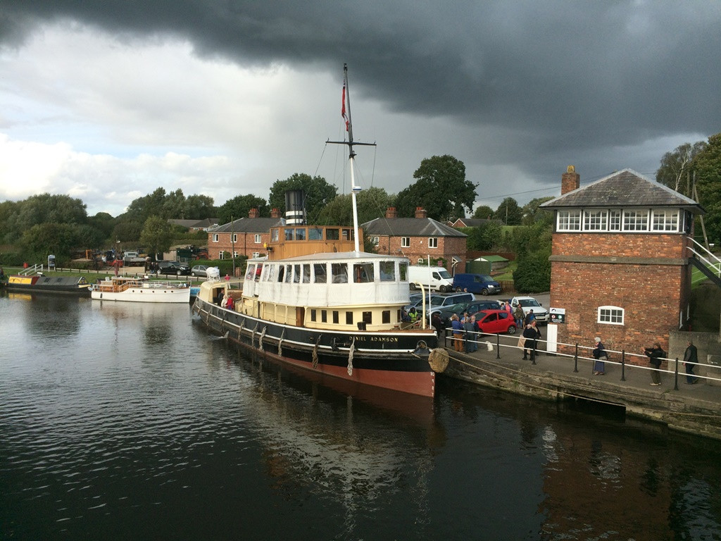 The swing bridge control room looks similar to a CLC signal box