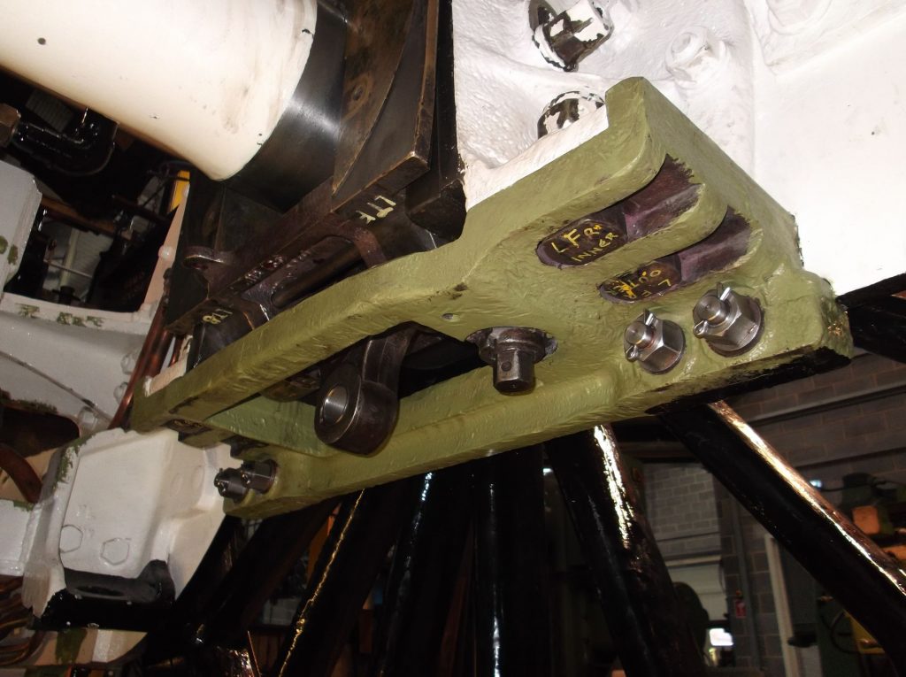 Both the leading and trailing coupled wheel hornstays are now fully secured