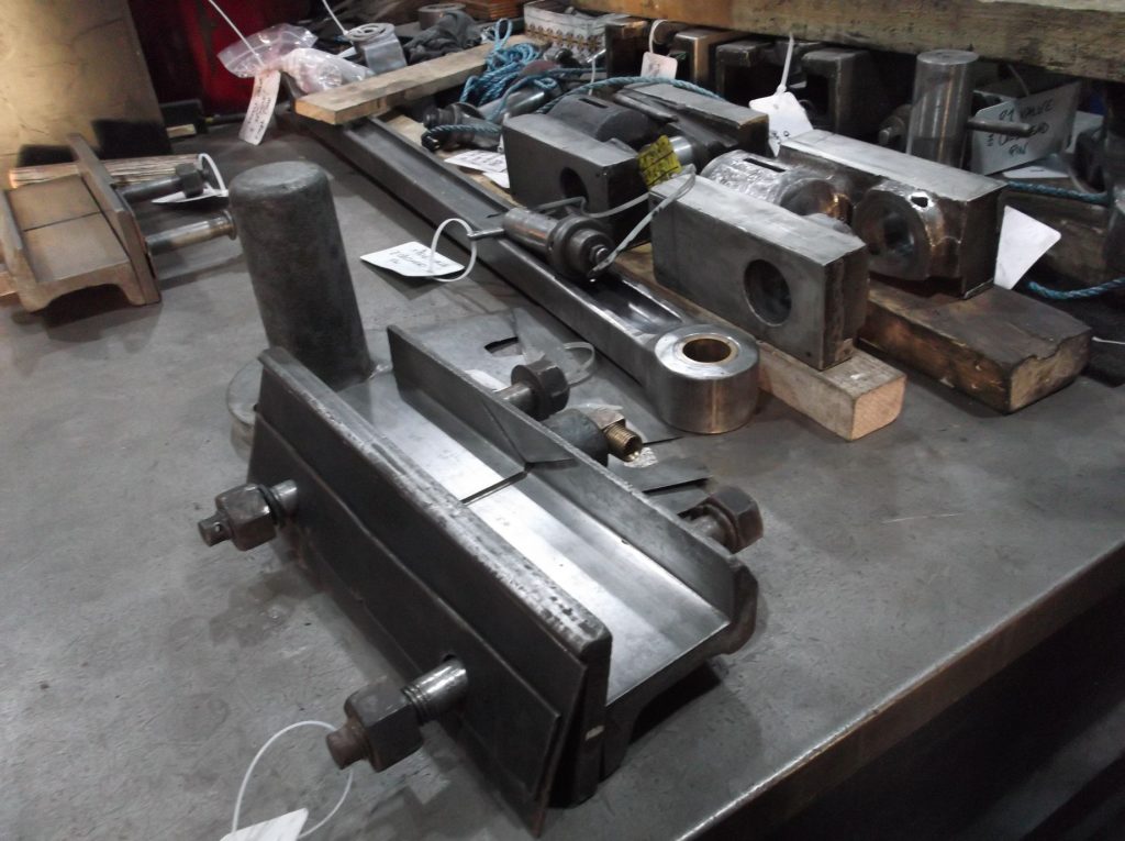 A valve crosshead guide