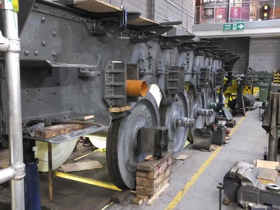 The leading tender wheelset has the axleboxes fitted