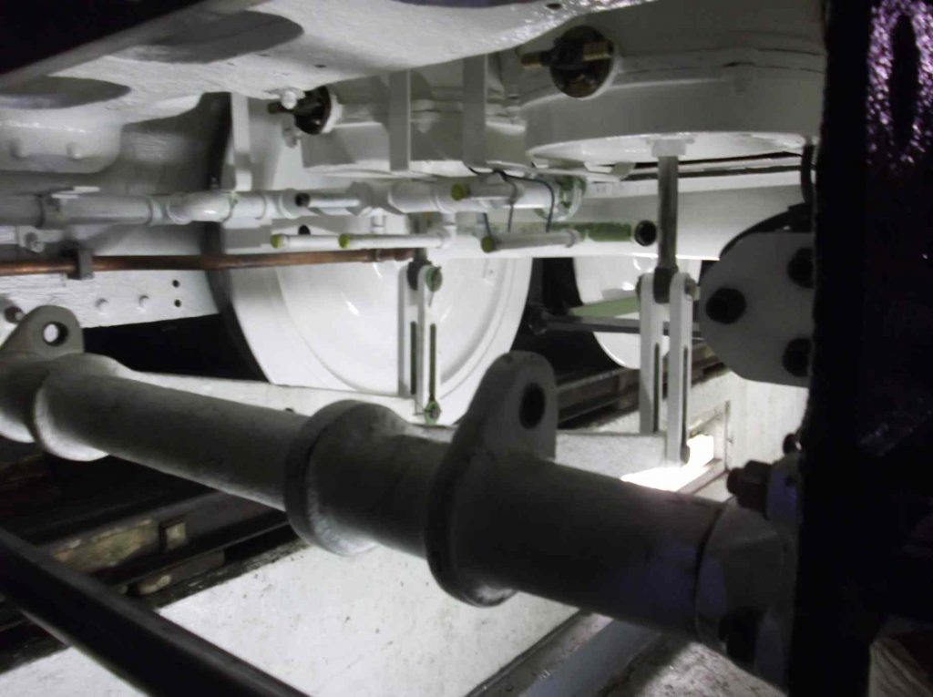 Links from the brake cylinders to the brake shaft have been refitted