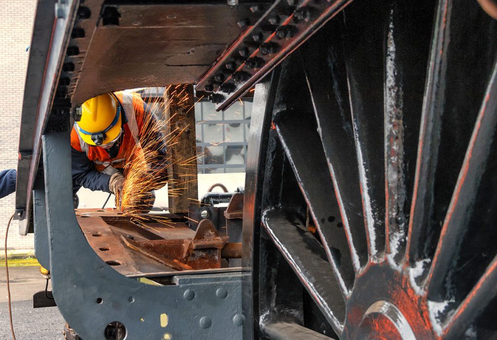 The ashpan is ground back to prevent fouling on the foundation ring