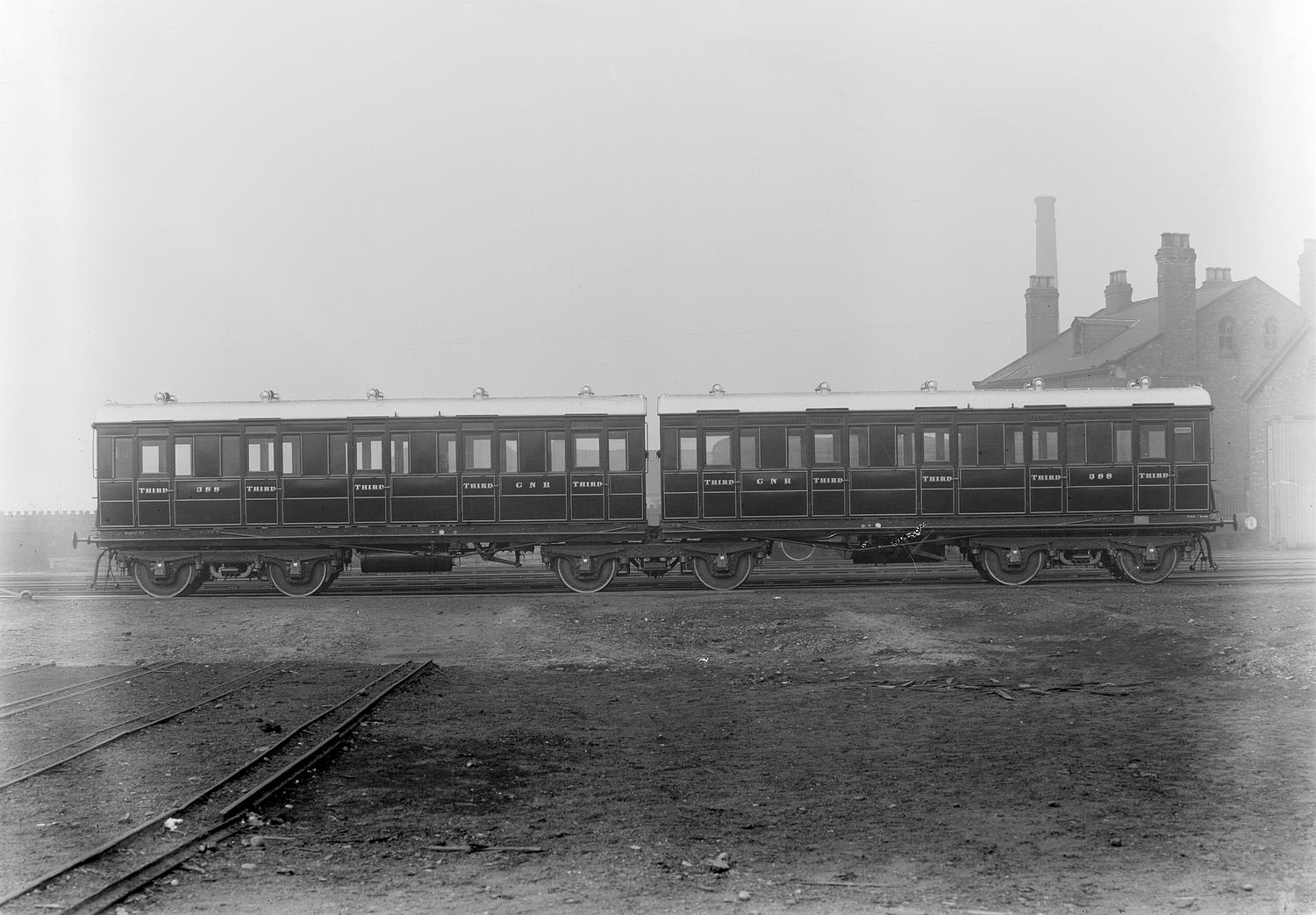 Great Northern Railway twin articulated 3rd Class Coach No.388.
